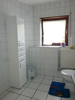 Gäste-WC/ Schrank